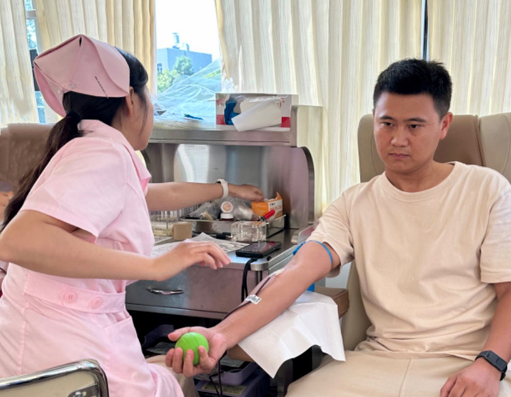 無(wú)償獻(xiàn)血，讓愛(ài)傳遞