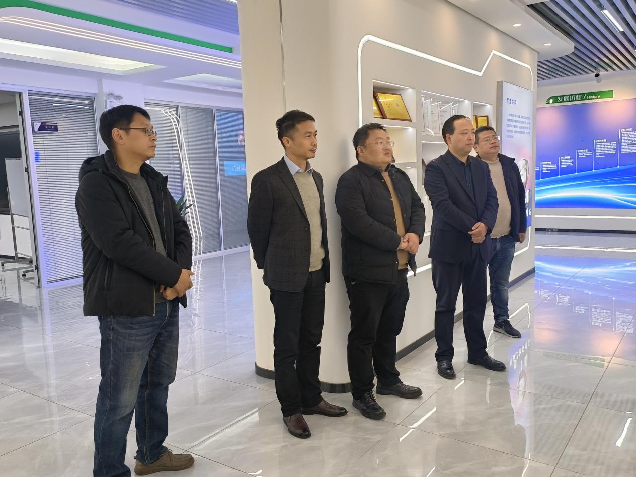 并肩同筑新時代，攜手共創(chuàng)新未來